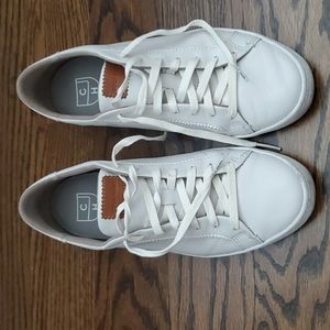 Cole Haan white sneakers 👟
